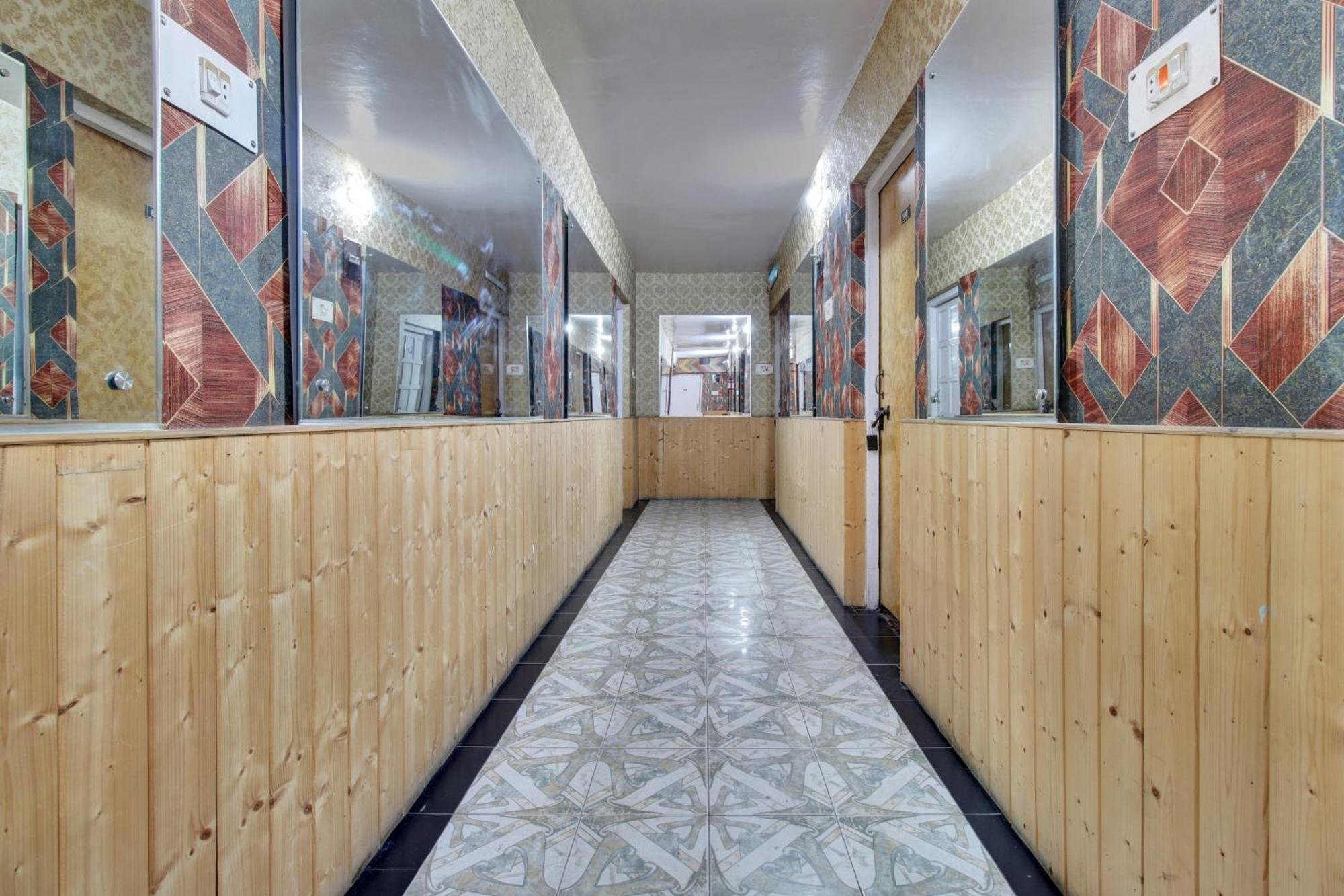 Hotel Ab-I-Hayat Srīnagar Екстериор снимка