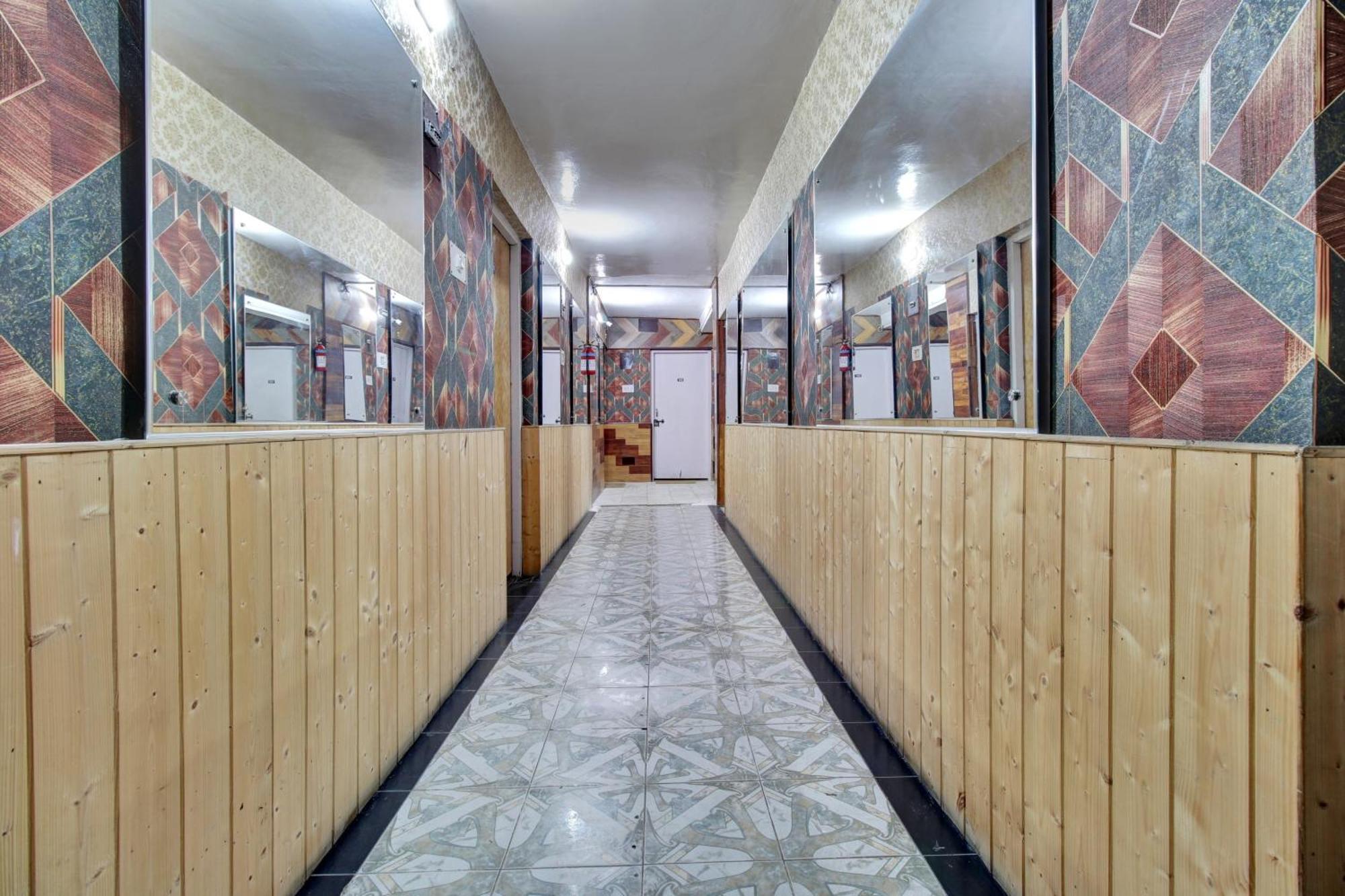 Hotel Ab-I-Hayat Srīnagar Екстериор снимка