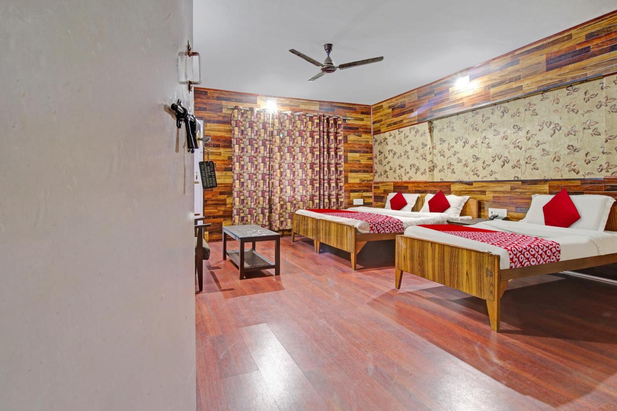 Hotel Ab-I-Hayat Srīnagar Екстериор снимка