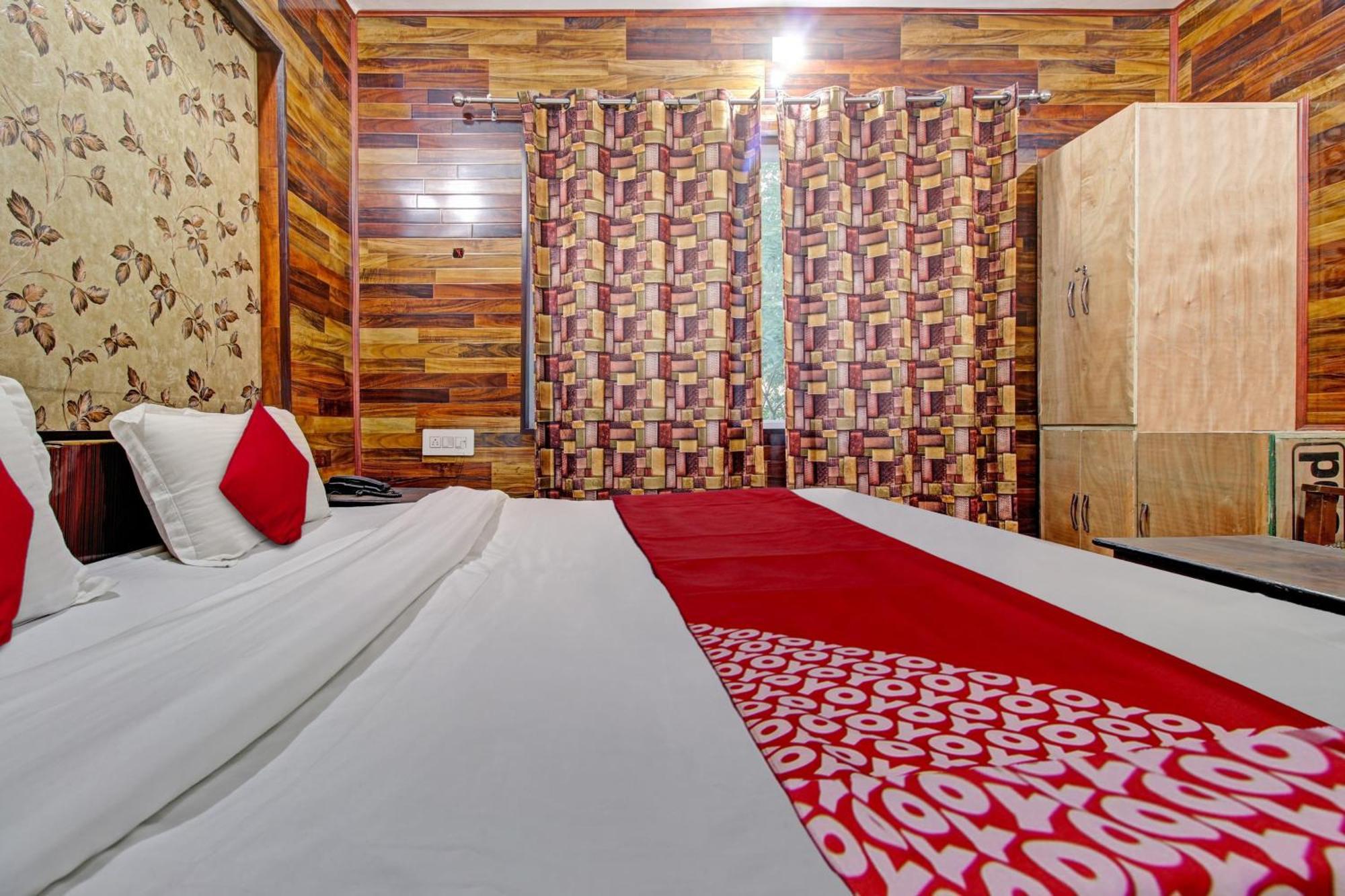 Hotel Ab-I-Hayat Srīnagar Екстериор снимка